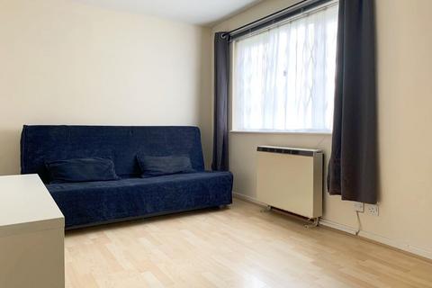 Studio to rent, Mansell Road Acton