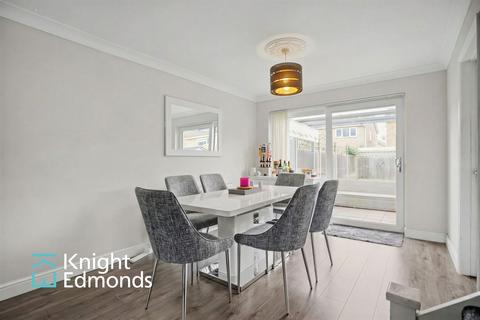 4 bedroom semi-detached house for sale, Scott Close, Ditton, ME20