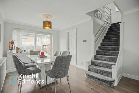 4 bedroom semi-detached house for sale, Scott Close, Ditton, ME20