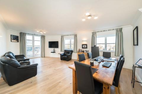 2 bedroom flat for sale, Worple Road, London SW19