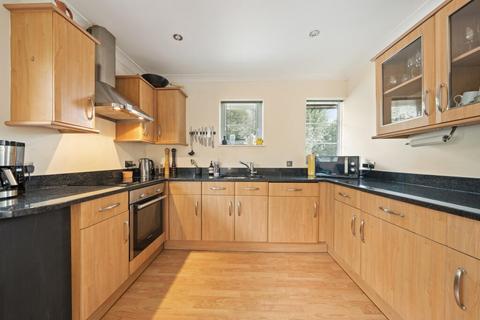 undefined, Ray Drive, Maidenhead