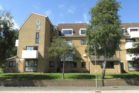 2 bedroom flat to rent, Frogmore, Hampshire PO14