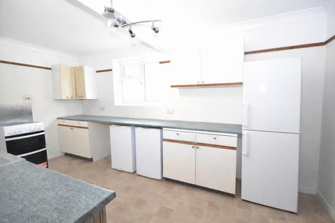 2 bedroom flat to rent, Frogmore, Hampshire PO14