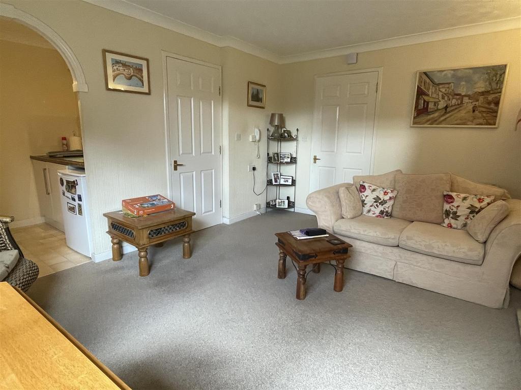 Living room2.JPG