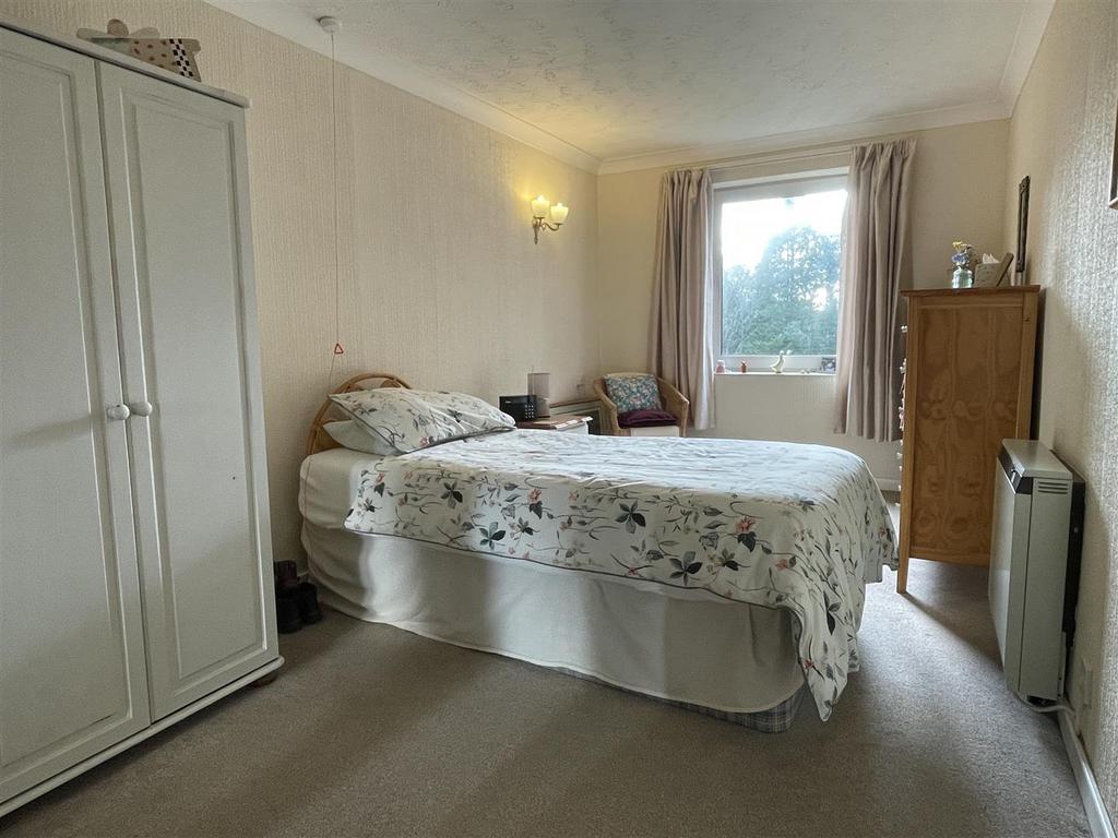 Bedroom.JPG