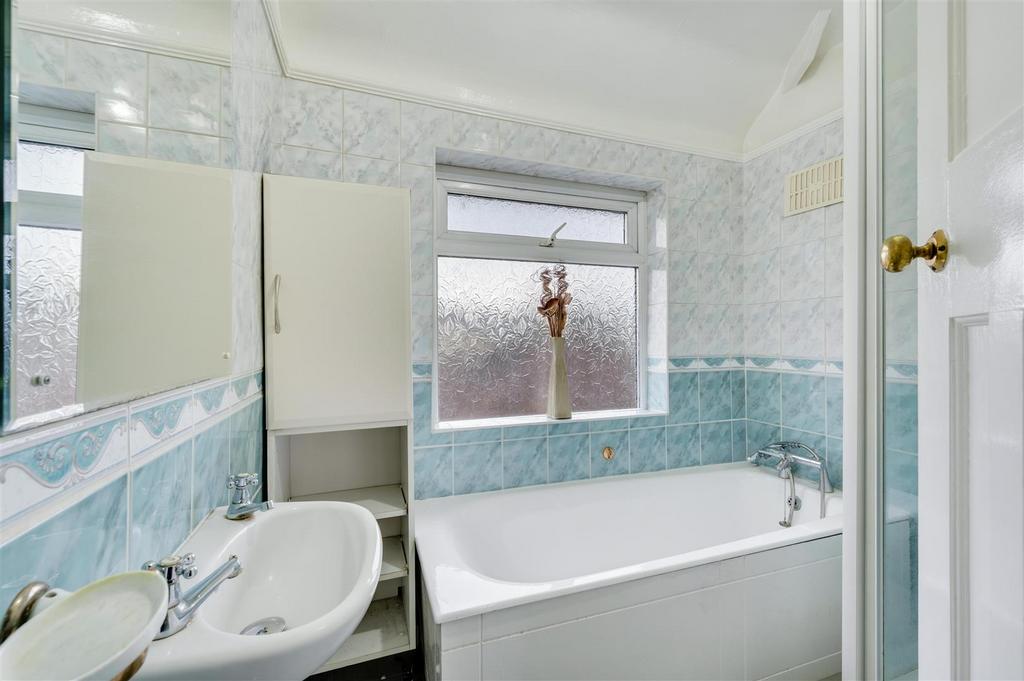 Daniels 49 Alder Grove, NW2 7 DE 017.jpg