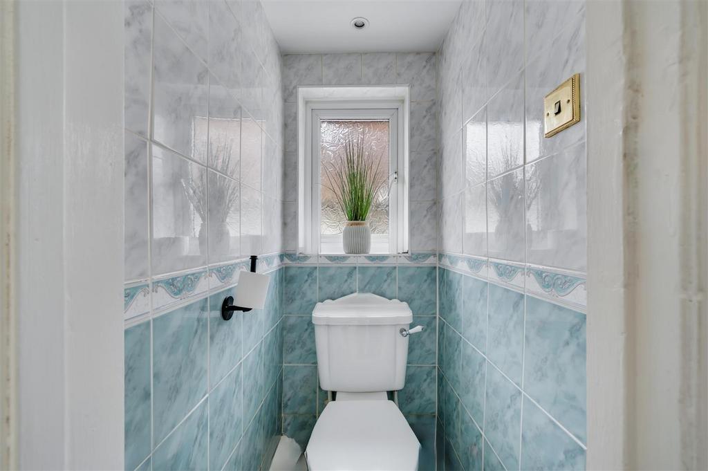 Daniels 49 Alder Grove, NW2 7 DE 018.jpg