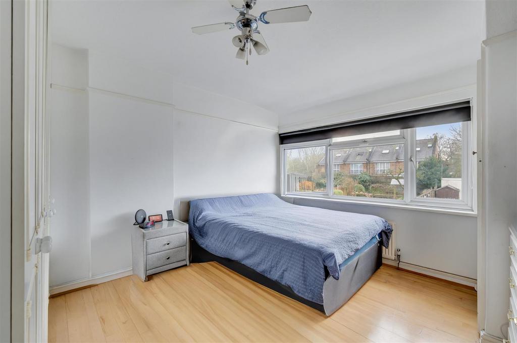 Daniels 49 Alder Grove, NW2 7 DE 019.jpg