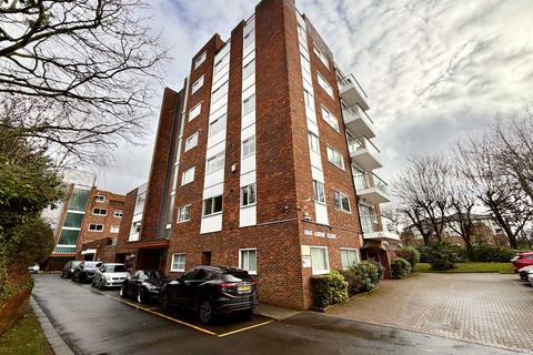 2 bedroom flat for sale, Oak Lodge Close, Stanmore HA7