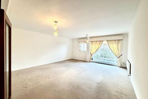 2 bedroom flat for sale, Oak Lodge Close, Stanmore HA7