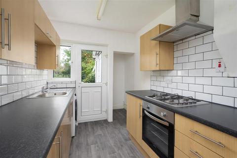 3 bedroom semi-detached house to rent, Highfield Close, Blean