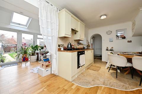 3 bedroom semi-detached house for sale, Kingsway, King's Lynn