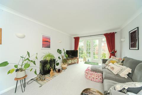 2 bedroom apartment for sale, Eridge Close, Bexhill-On-Sea