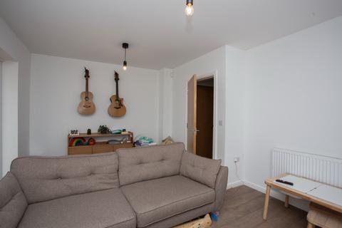 undefined, Lonydd Glas, Llanharan, Pontyclun
