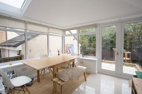 undefined, Lonydd Glas, Llanharan, Pontyclun