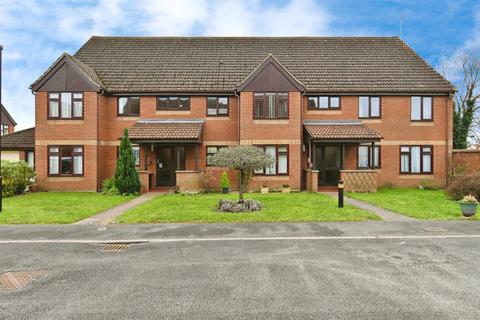 2 bedroom flat for sale, Parkside Court, Diss