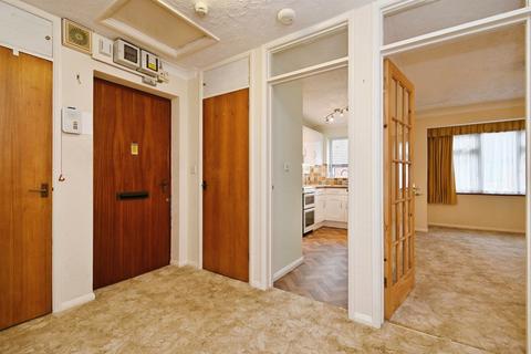 2 bedroom flat for sale, Parkside Court, Diss