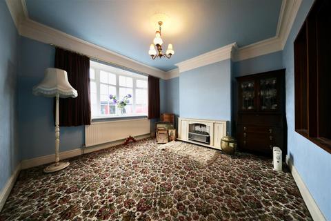 3 bedroom detached house for sale, Swanland Road, Hessle