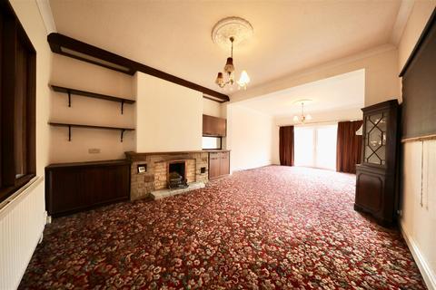 3 bedroom detached house for sale, Swanland Road, Hessle