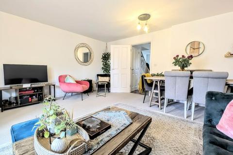 3 bedroom terraced house for sale, Skylark Street, Bordon GU35
