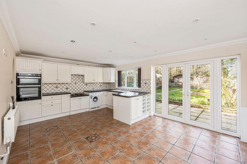 Kitchen/ Dining Room