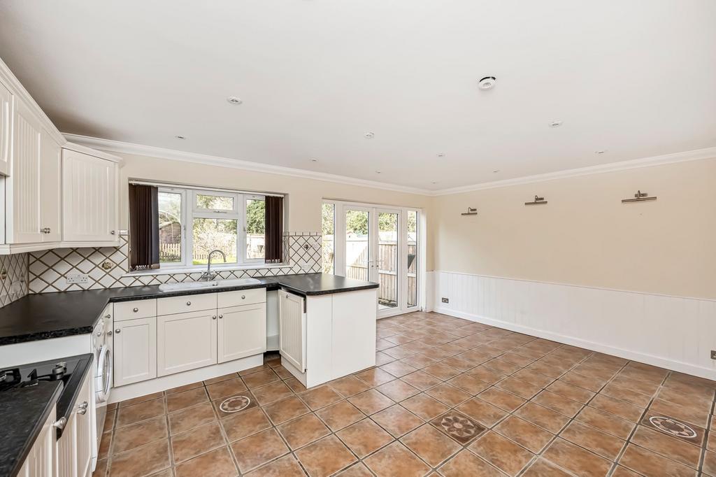 Kitchen/ Dining Room