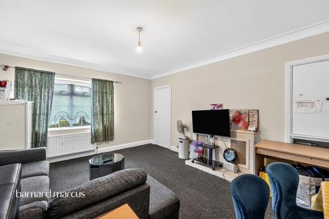 2 bedroom flat for sale, Mitcham Lane, London