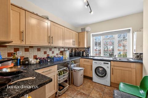 2 bedroom flat for sale, Mitcham Lane, London