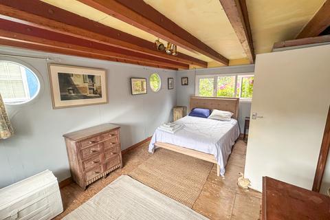 4 bedroom houseboat for sale, Taggs Island, Hampton TW12