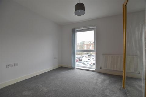 2 bedroom apartment to rent, Thornton Side, Redhill