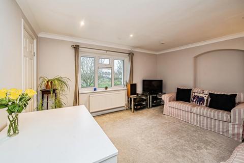 3 bedroom apartment for sale, Derwent Drive, Slough