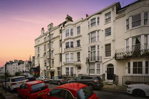 2 bedroom flat for sale, Devonshire Place, Brighton