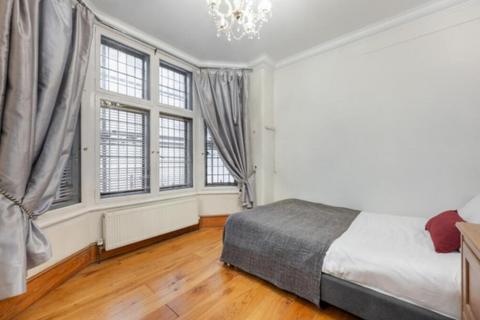 2 bedroom flat to rent, Cockspur Street, SW1Y