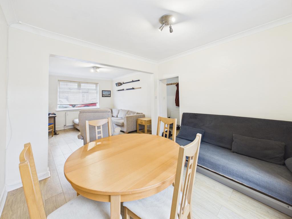 Cam02545 g0 pr0579 still011