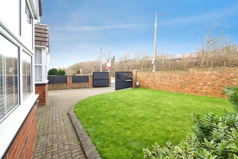 4 bedroom detached house for sale, Keresforth Hill Road, Barnsley