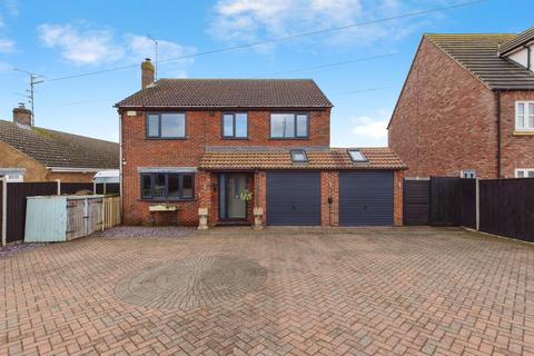 4 bedroom detached house for sale, Bourne Road, SPALDING