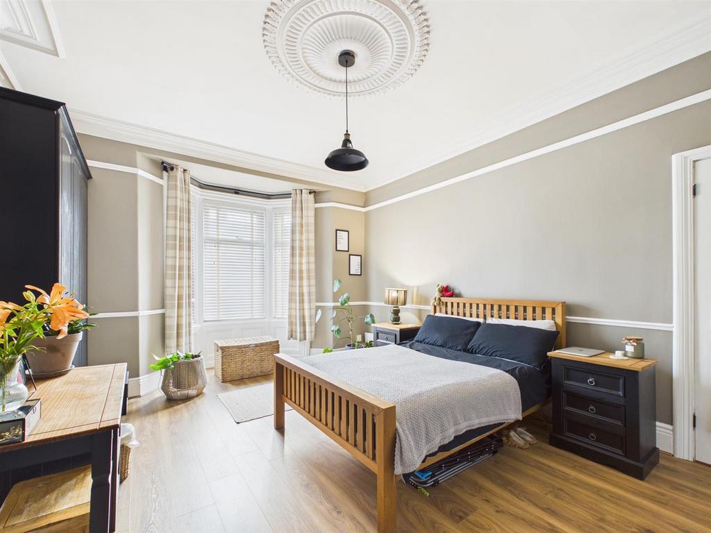 Bed 1 2.jpg