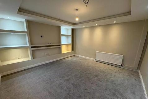 3 bedroom end of terrace house to rent, Cutler Lane, Bacup OL13