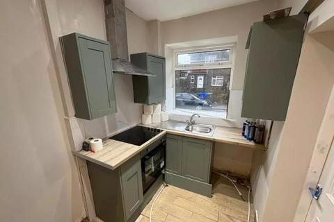 3 bedroom end of terrace house to rent, Cutler Lane, Bacup OL13
