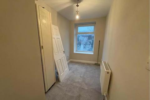 3 bedroom end of terrace house to rent, Cutler Lane, Bacup OL13