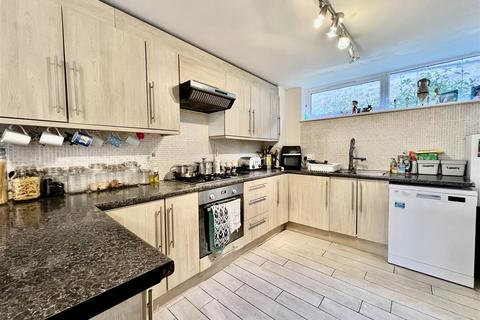 undefined, Southlands Close, Coulsdon CR5