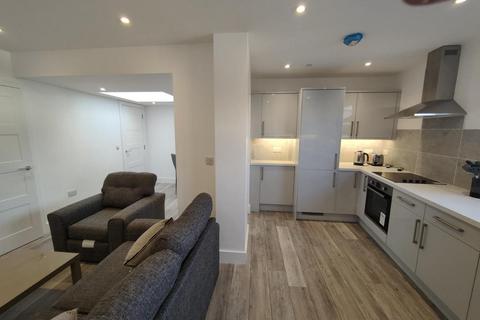1 bedroom flat to rent, Apartment 3, 32 The Kingsway Swansea