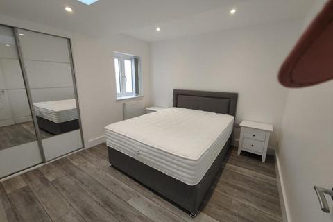 1 bedroom flat to rent, Apartment 3, 32 The Kingsway Swansea