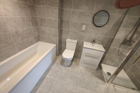 1 bedroom flat to rent, Apartment 3, 32 The Kingsway Swansea