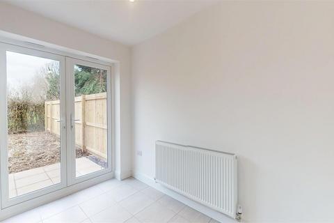 3 bedroom semi-detached house to rent, Fielding Drive, Five Oaks, Bicton Heath, Shrewsbury