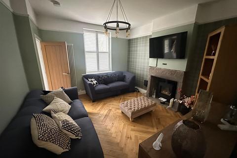 3 bedroom cottage for sale, Almondbury Bank, Huddersfield HD5