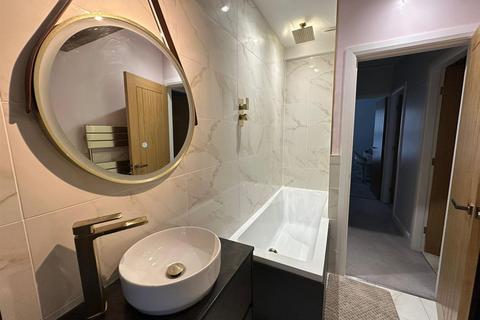 3 bedroom cottage for sale, Almondbury Bank, Huddersfield HD5
