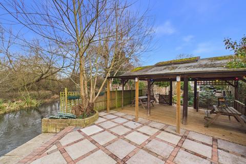 4 bedroom detached house for sale, Coppermill Road, Wraysbury, Berkshire, TW19