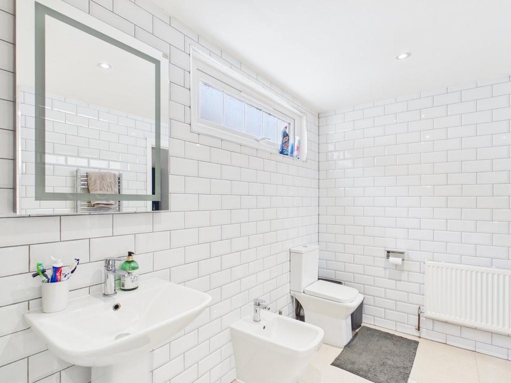 Master Ensuite
