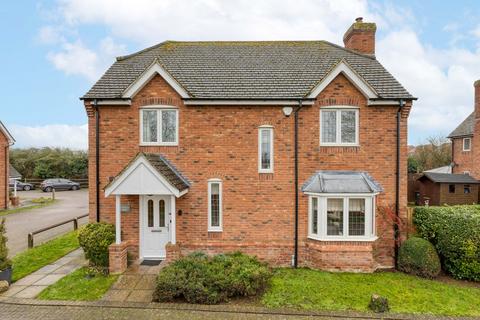 4 bedroom detached house for sale, Squires Park, Shefford SG17